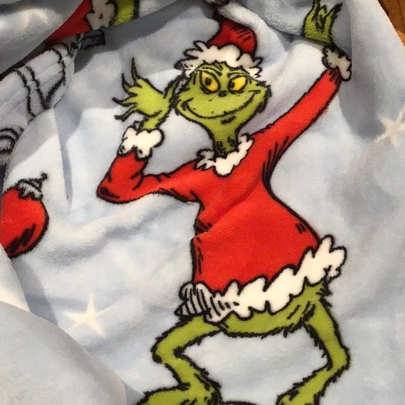 Grinch light blue Holiday throw blanket size 50x70. Has Cindy Lou, Max Grinch - Picture 3 of 3